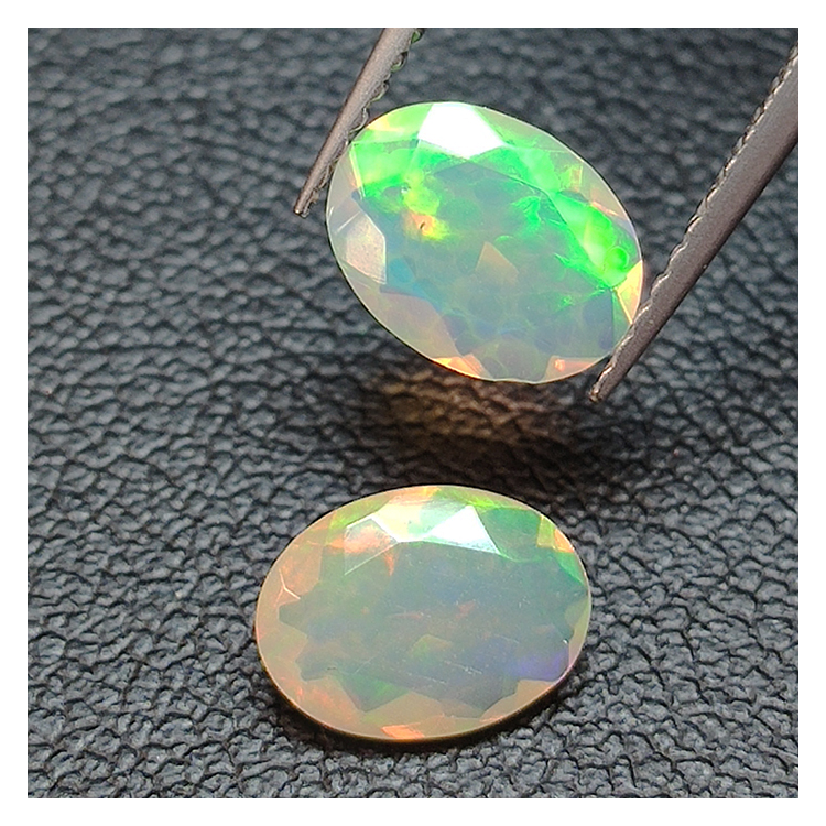 Opal gemstone